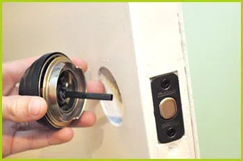 Expert Locksmith Services Miami, FL 305-894-5987 - 12-changing-locks